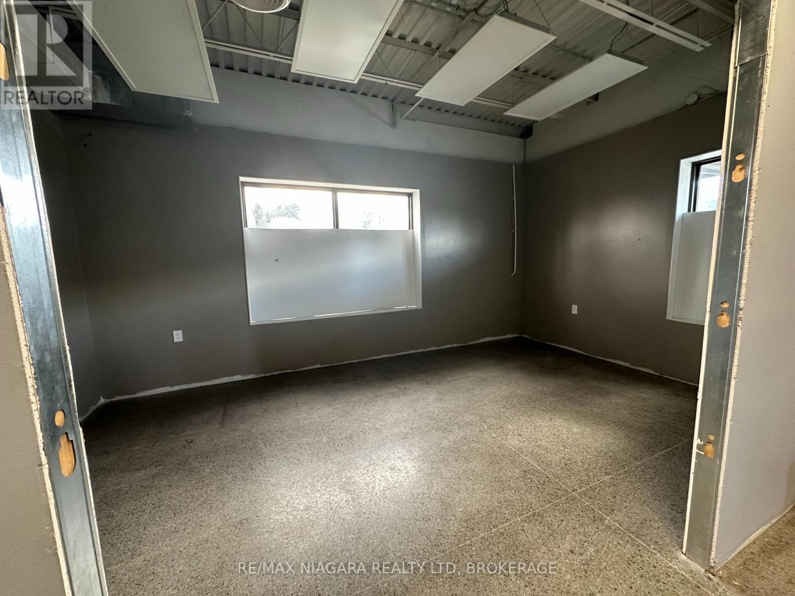 5 - 601 Southworth Street S, Welland, Ontario  L3B 2A2 - Photo 3 - X13793182