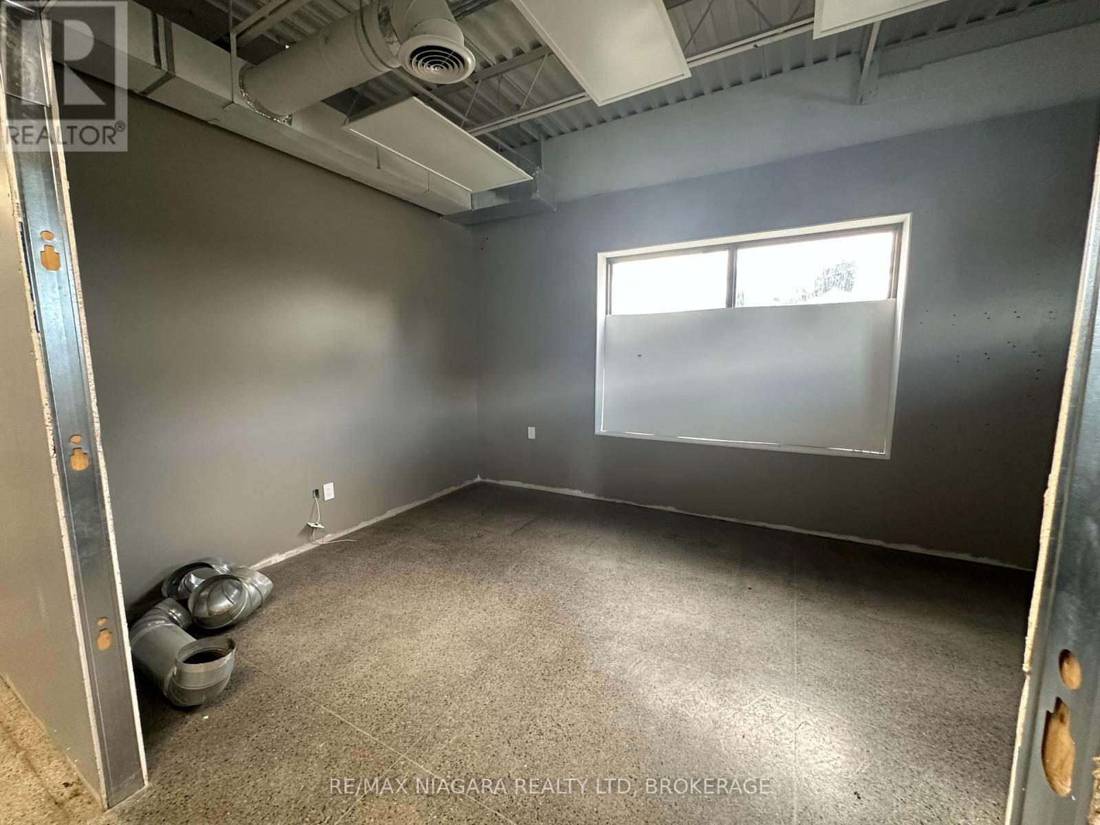 5 - 601 Southworth Street S, Welland, Ontario  L3B 2A2 - Photo 4 - X13793182