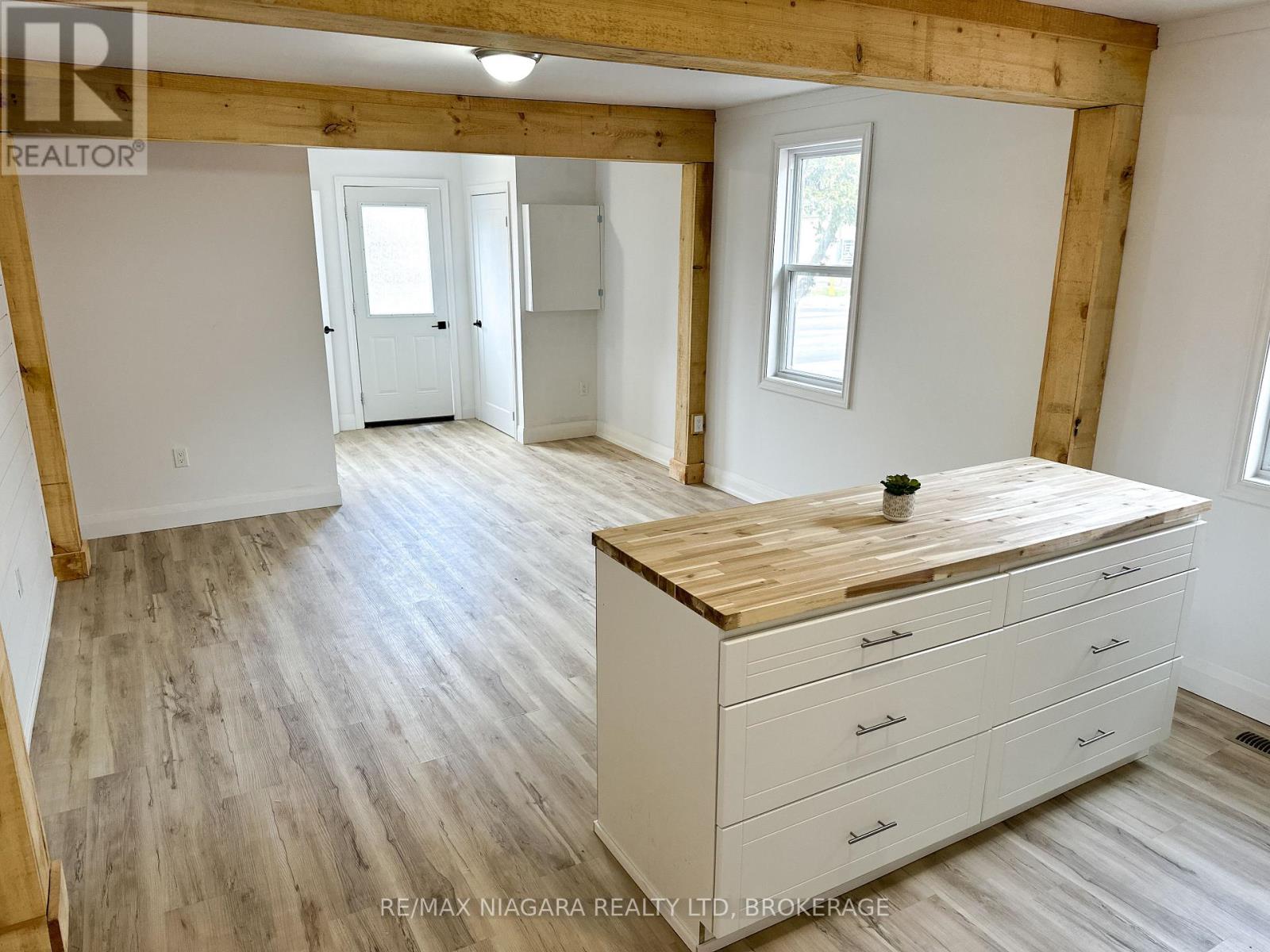 Upper - 233 Pelham Road, St. Catharines, Ontario  L2S 1W8 - Photo 9 - X13794124