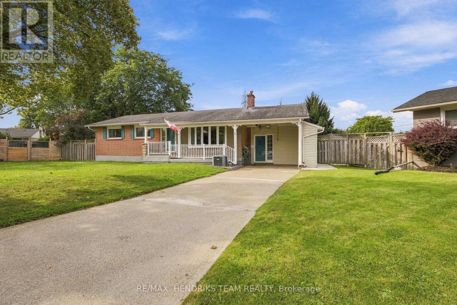 6 GLENGROVE CIRCLE, St. Catharines, Ontario