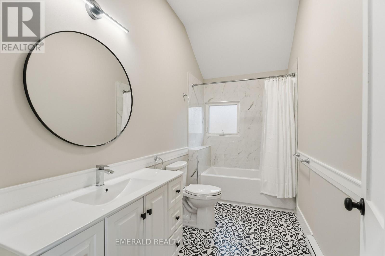 Upper - 7 Ormond Street S, Thorold, Ontario  L2V 1Y2 - Photo 13 - X13794346