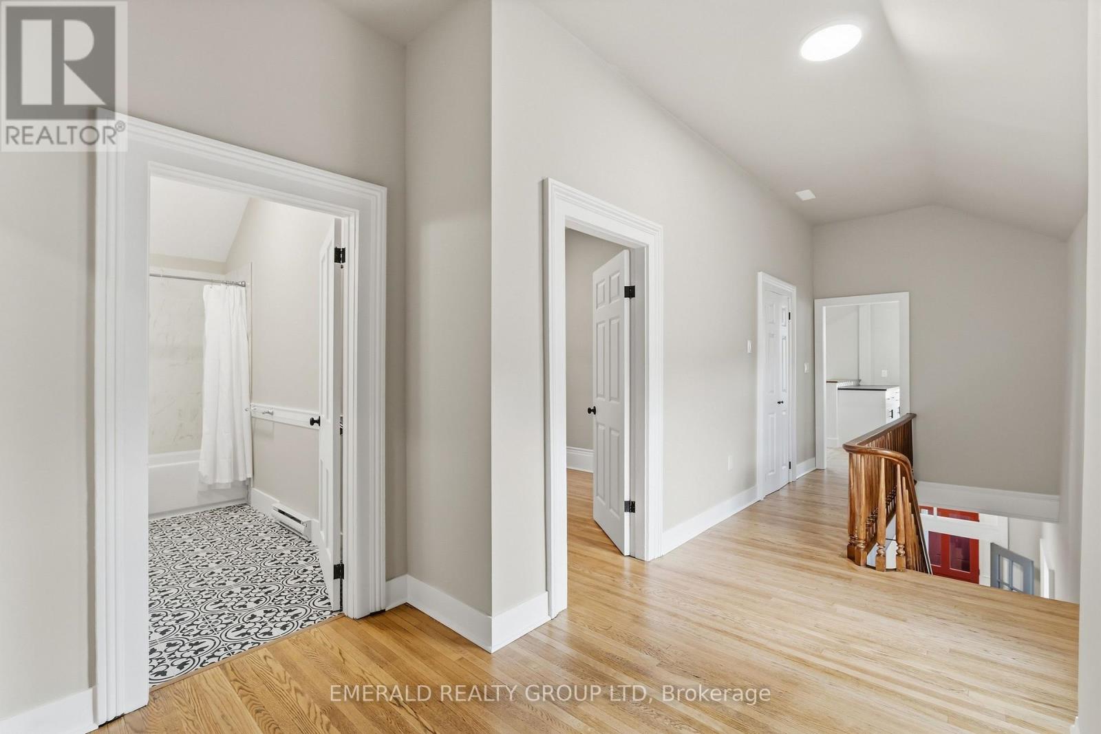 Upper - 7 Ormond Street S, Thorold, Ontario  L2V 1Y2 - Photo 14 - X13794346