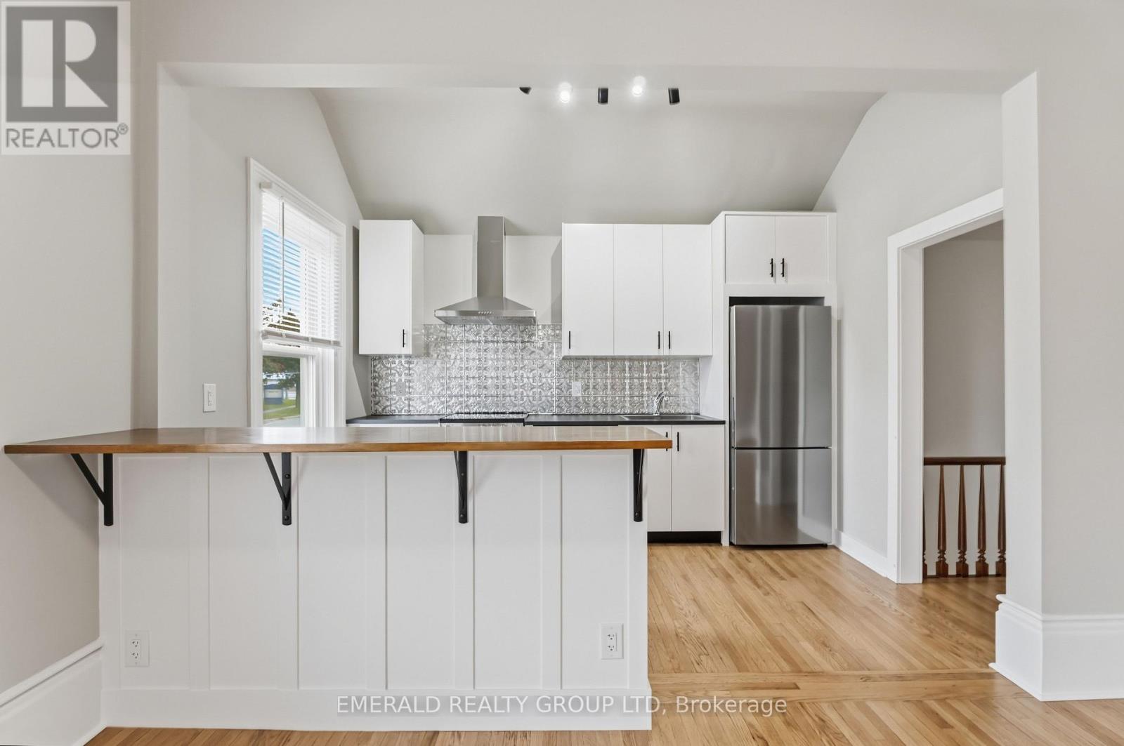 Upper - 7 Ormond Street S, Thorold, Ontario  L2V 1Y2 - Photo 6 - X13794346