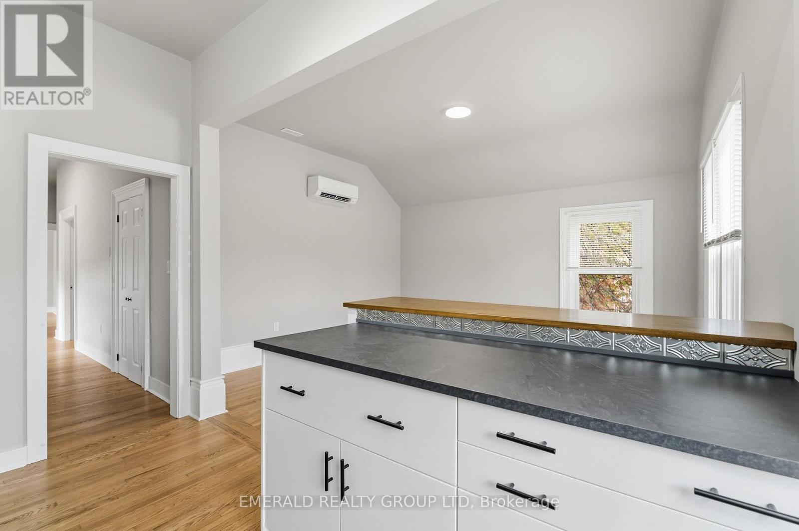 Upper - 7 Ormond Street S, Thorold, Ontario  L2V 1Y2 - Photo 8 - X13794346