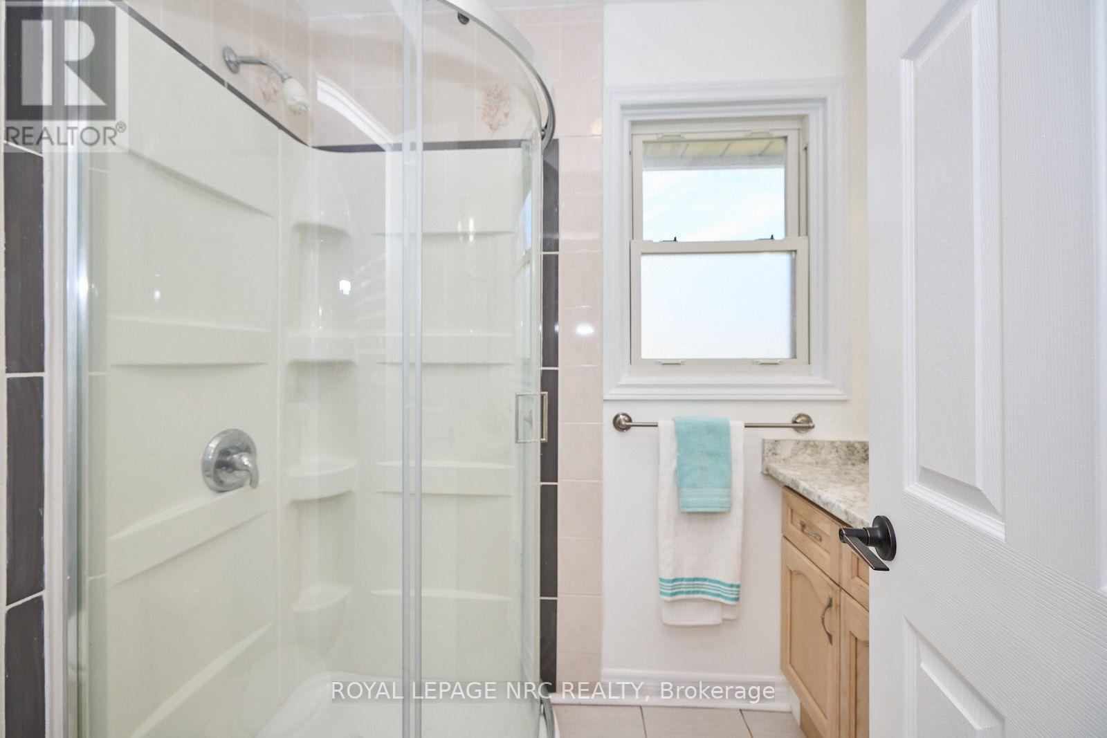 36 Valerie Drive, St. Catharines, Ontario  L2T 3G5 - Photo 10 - X13794358
