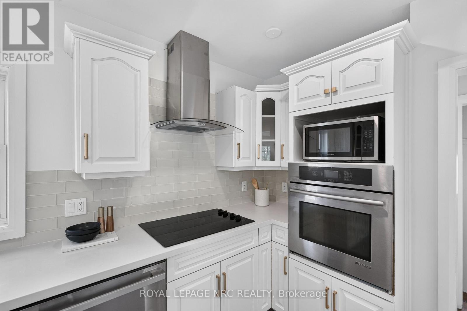 12 Admiral Road, St. Catharines, Ontario  L2P 1G5 - Photo 22 - X13794458