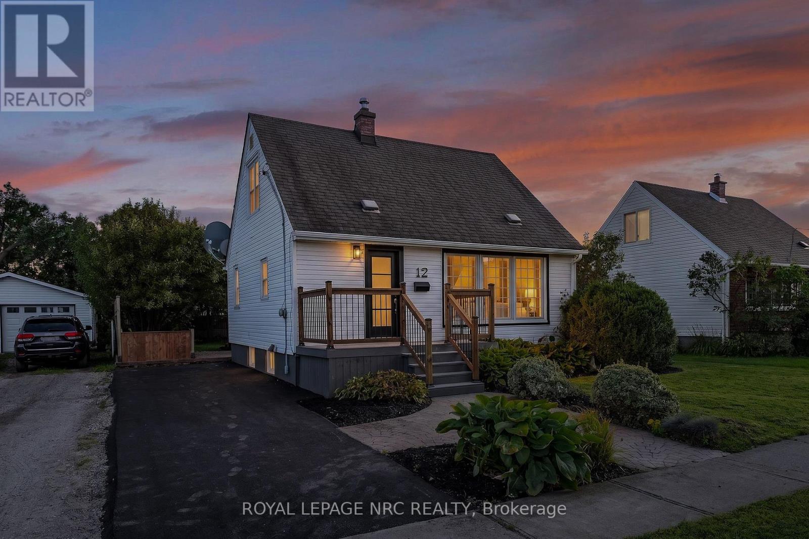 12 Admiral Road, St. Catharines, Ontario  L2P 1G5 - Photo 3 - X13794458