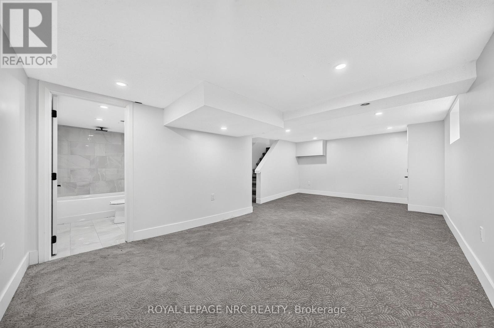 12 Admiral Road, St. Catharines, Ontario  L2P 1G5 - Photo 35 - X13794458