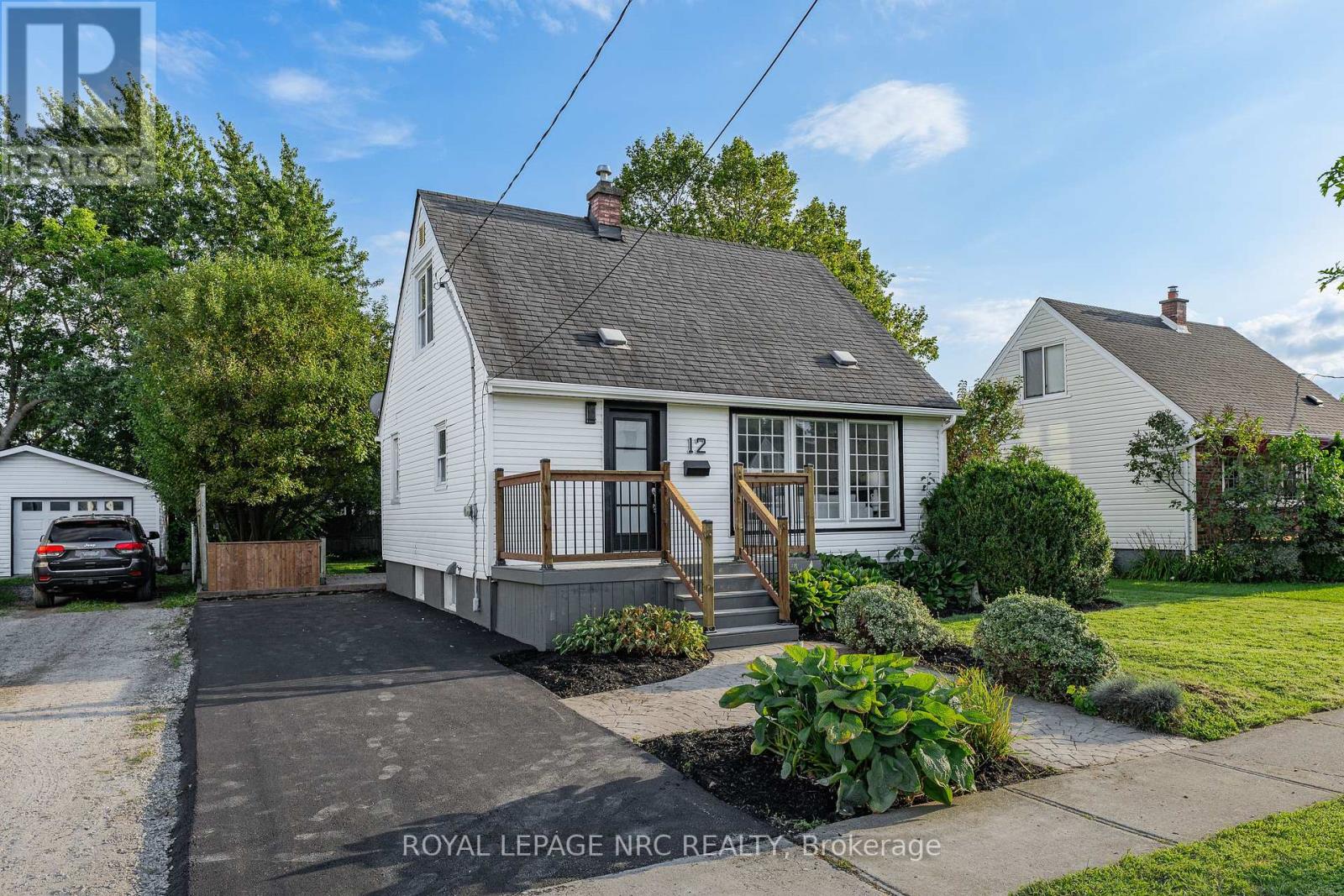 12 Admiral Road, St. Catharines, Ontario  L2P 1G5 - Photo 4 - X13794458