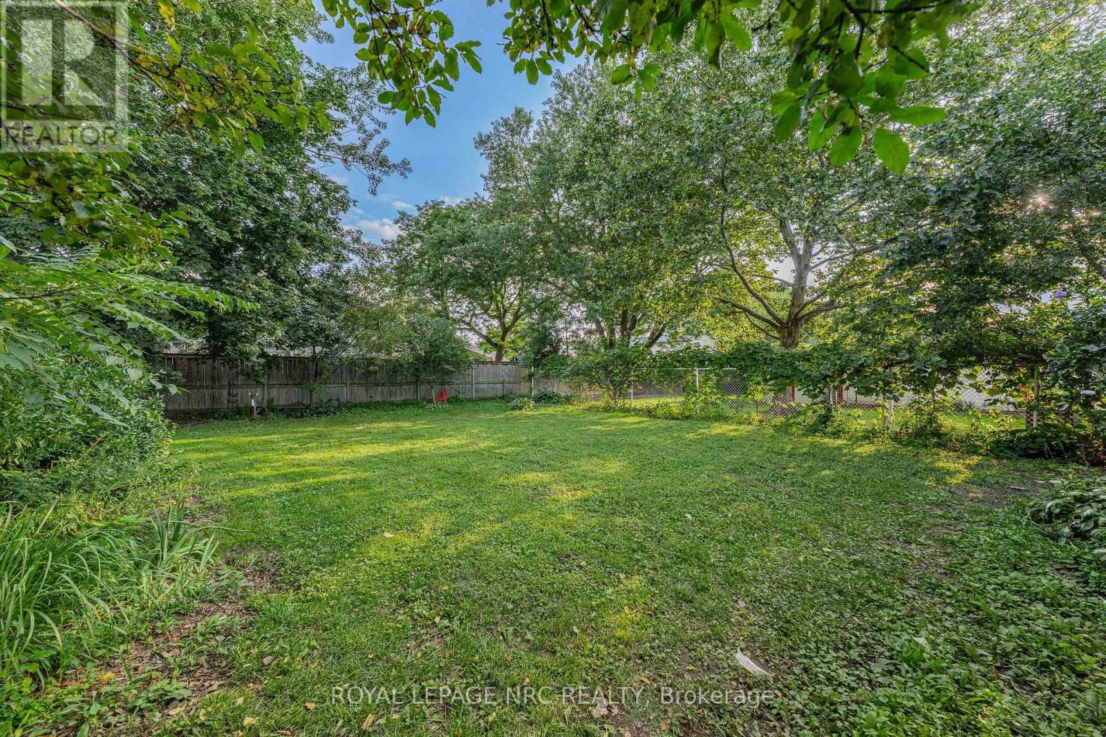 12 Admiral Road, St. Catharines, Ontario  L2P 1G5 - Photo 40 - X13794458