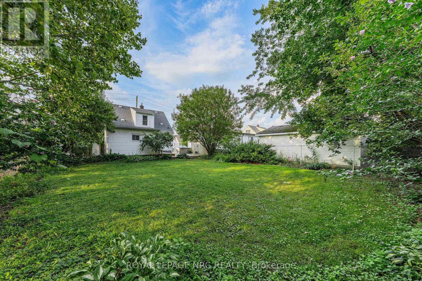 12 Admiral Road, St. Catharines, Ontario  L2P 1G5 - Photo 41 - X13794458