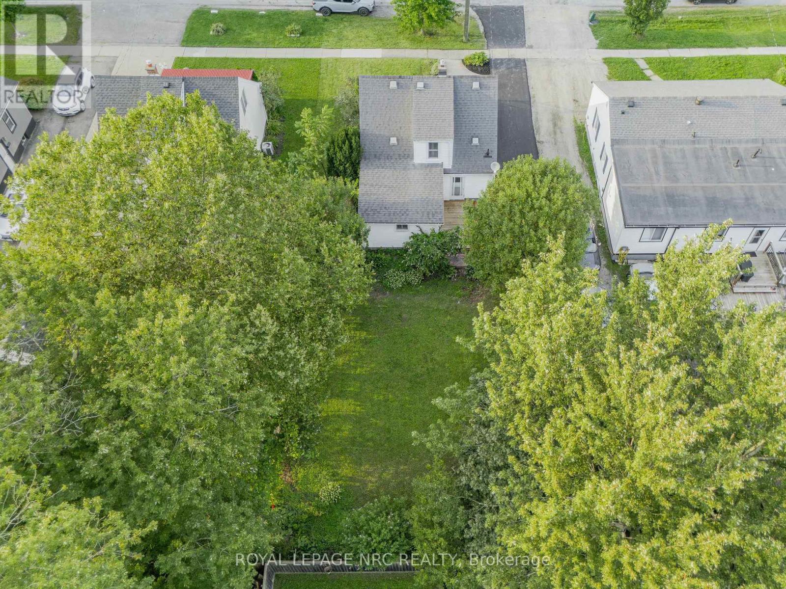 12 Admiral Road, St. Catharines, Ontario  L2P 1G5 - Photo 44 - X13794458