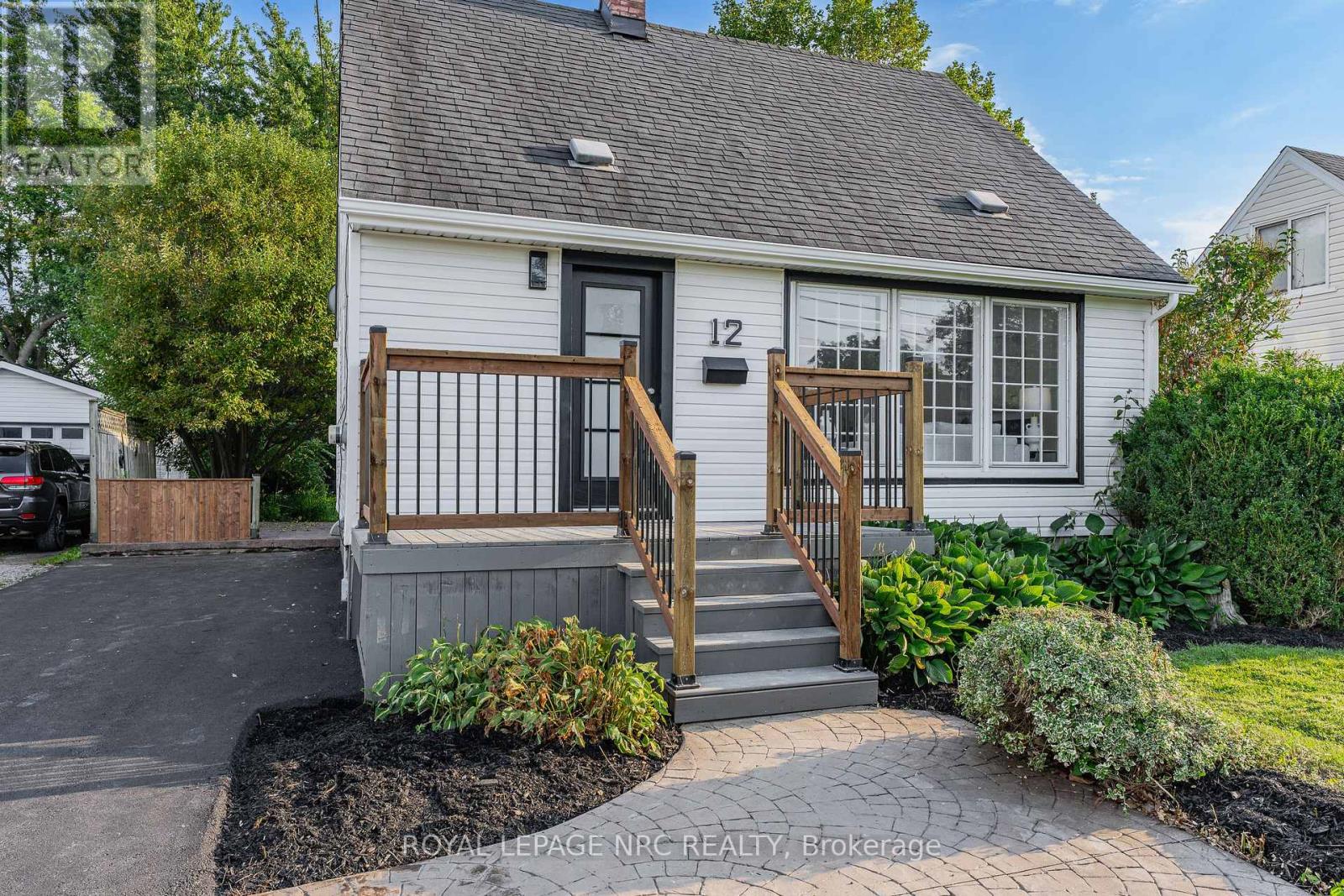 12 Admiral Road, St. Catharines, Ontario  L2P 1G5 - Photo 5 - X13794458