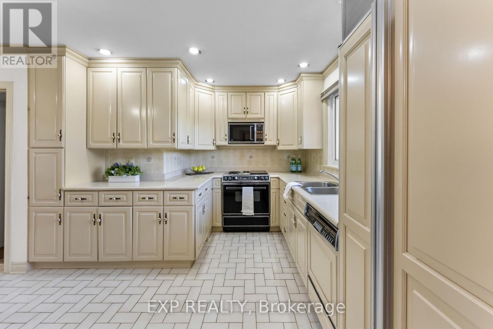 3546 Eton Crescent, Niagara Falls, Ontario  L2J 3B5 - Photo 22 - X13794956