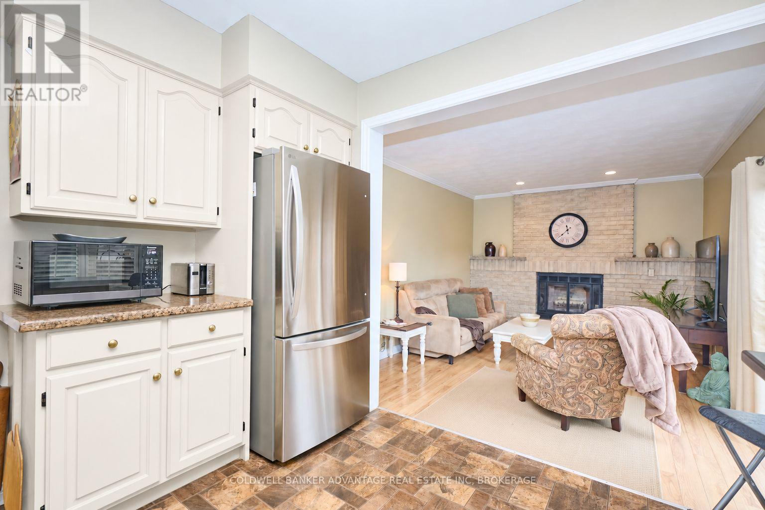 28 Dixon Crescent, Welland, Ontario  L3C 6P4 - Photo 6 - X13795238