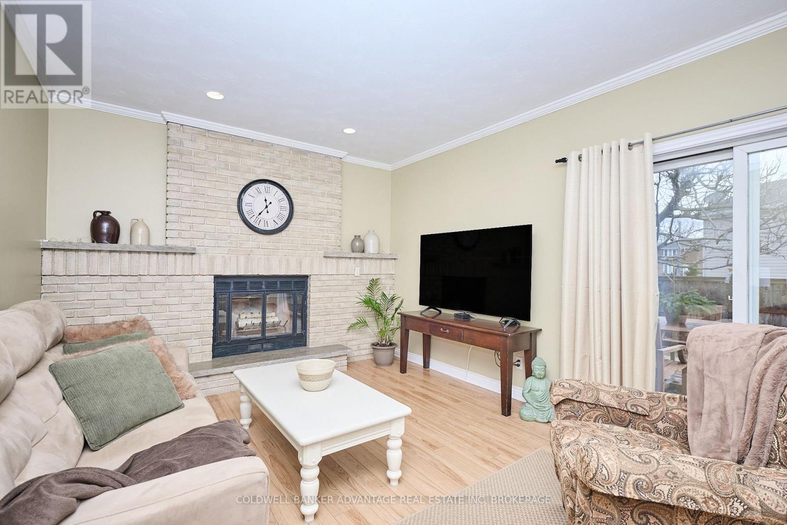 28 Dixon Crescent, Welland, Ontario  L3C 6P4 - Photo 8 - X13795238