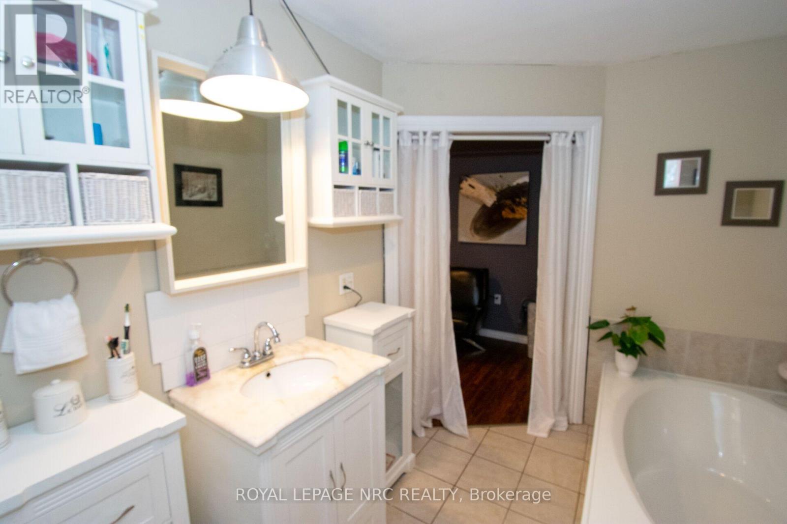 199 York Street, St. Catharines, Ontario  L2R 6G3 - Photo 35 - X13796692