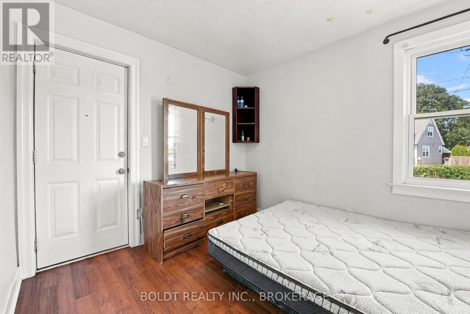 Upper - 403 Grantham Avenue, St. Catharines, Ontario  L2M 5B3 - Photo 20 - X13798214