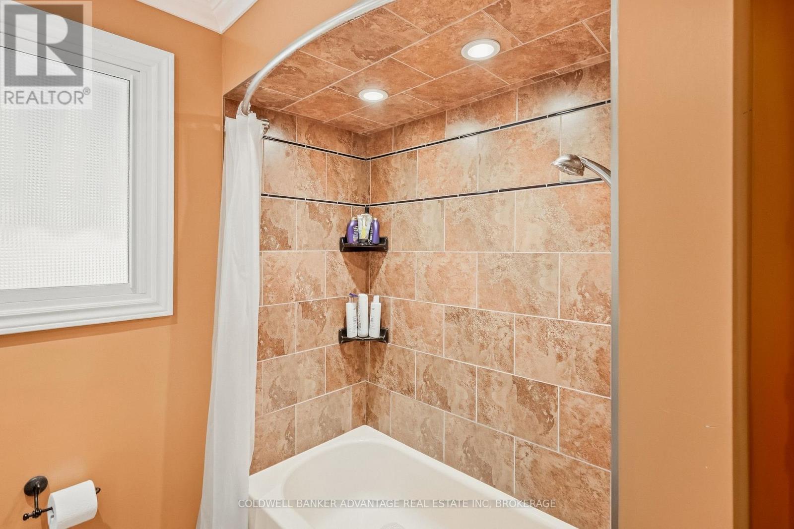 7 Lee Crescent, Thorold, Ontario  L2V 4G9 - Photo 23 - X13799736