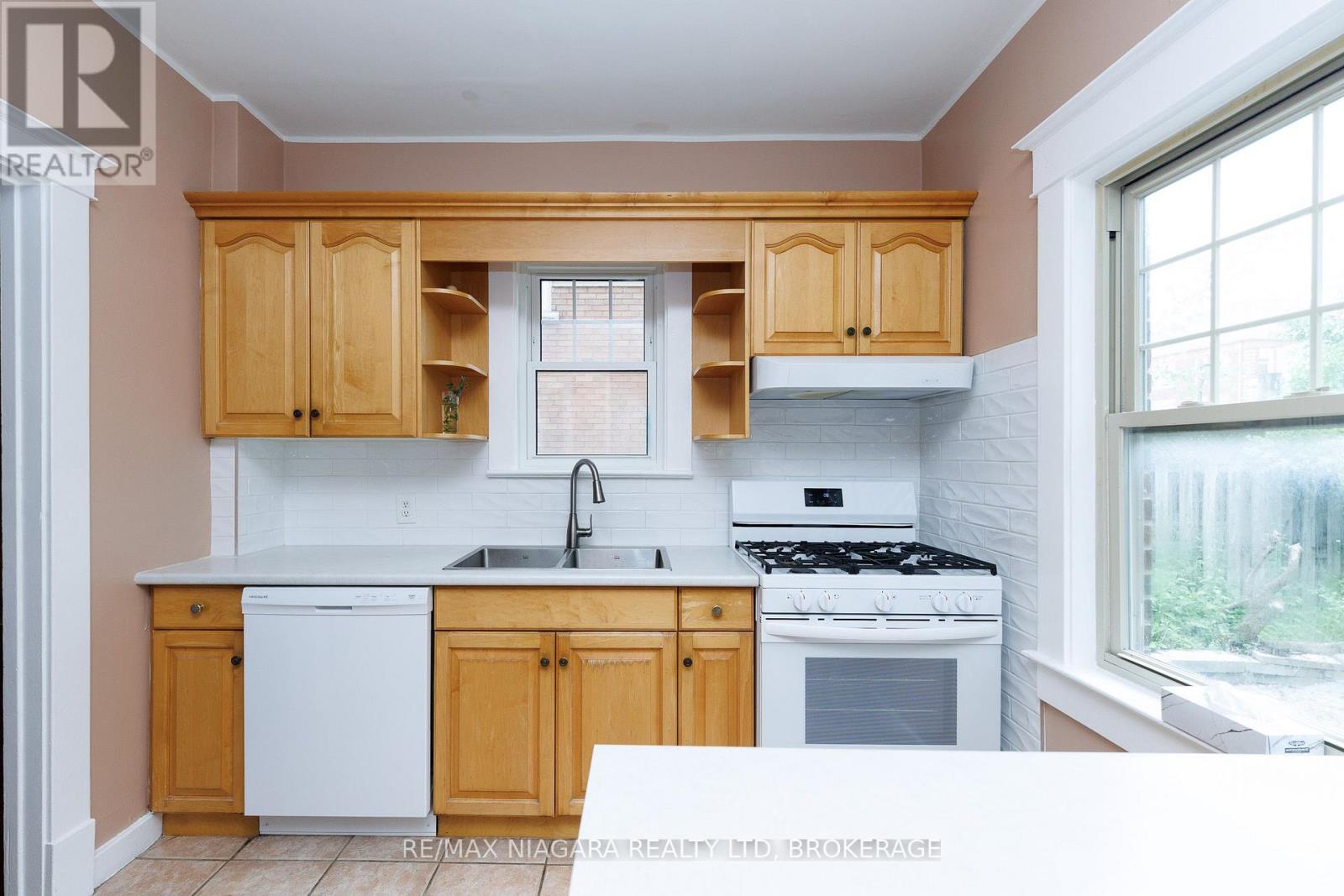 4864 Simcoe Street, Niagara Falls, Ontario  L2E 1V9 - Photo 11 - X13799882