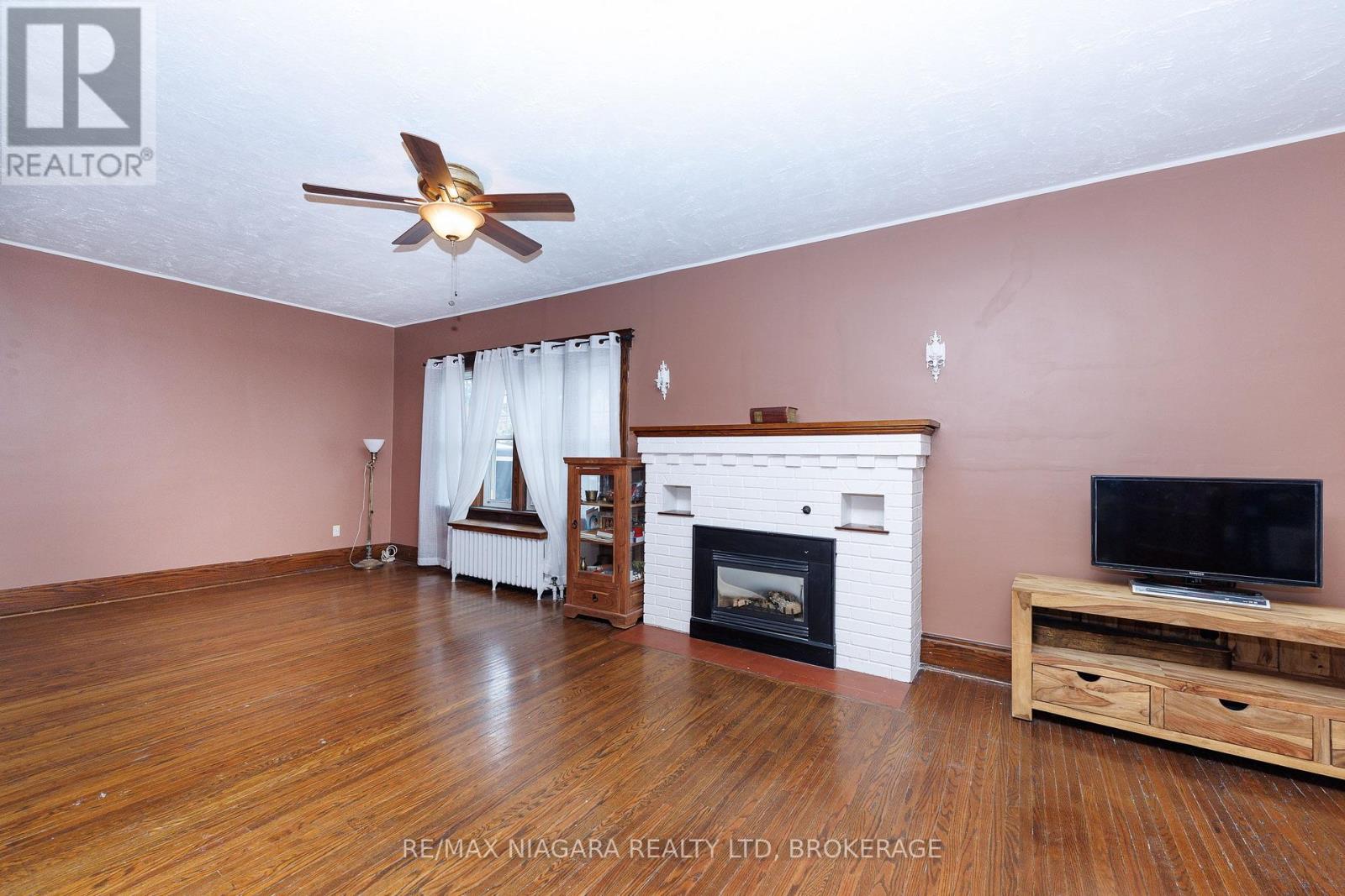 4864 Simcoe Street, Niagara Falls, Ontario  L2E 1V9 - Photo 5 - X13799882