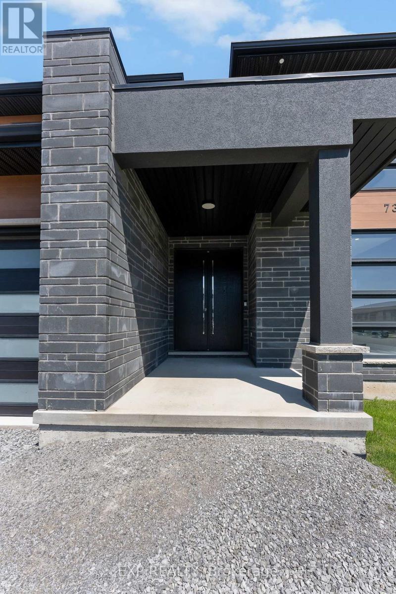 7365 Jonathan Drive, Niagara Falls, Ontario  L2H 3T3 - Photo 4 - X13800210