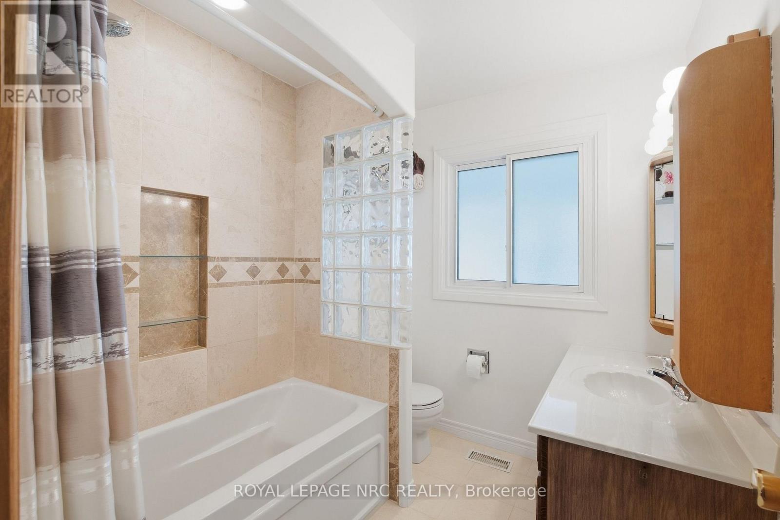 37 Viking Drive, Grimsby, Ontario  L3M 3V2 - Photo 16 - X13800778