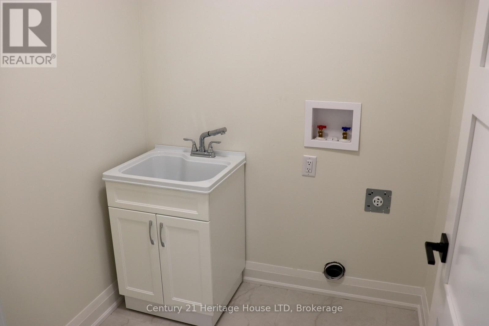 8890 Angie Drive, Niagara Falls, Ontario  L2H 3W8 - Photo 36 - X13801004
