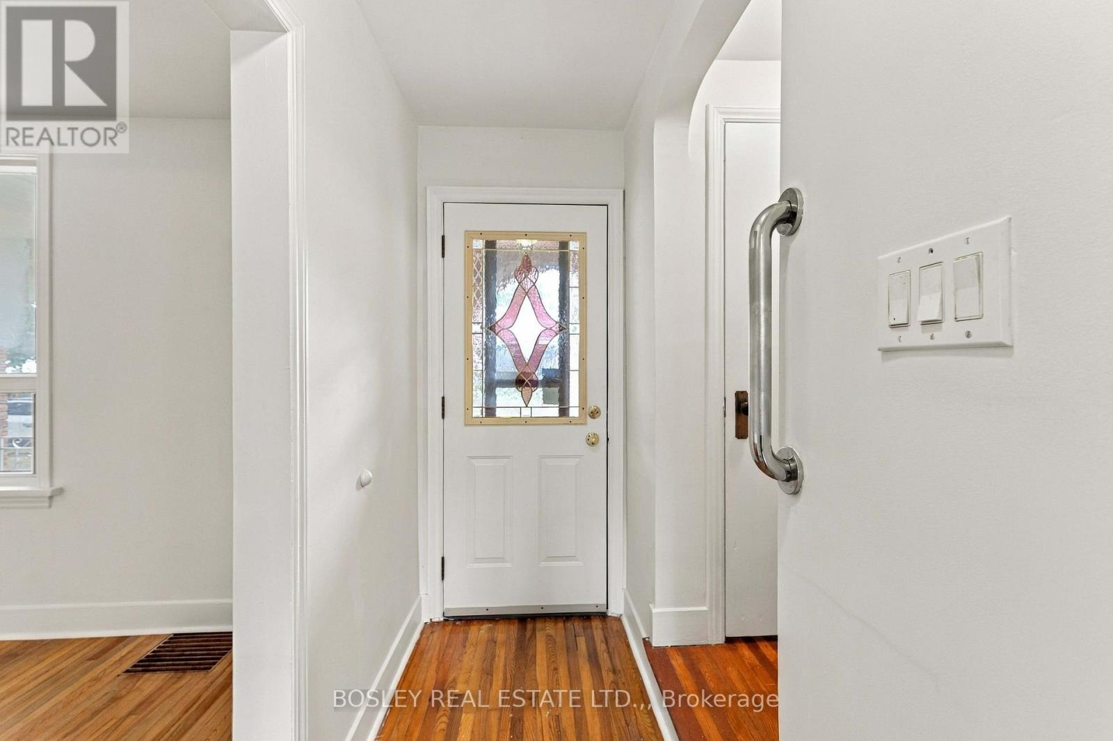 5663 Morse Avenue, Niagara Falls, Ontario  L2G 4G3 - Photo 3 - X13803528