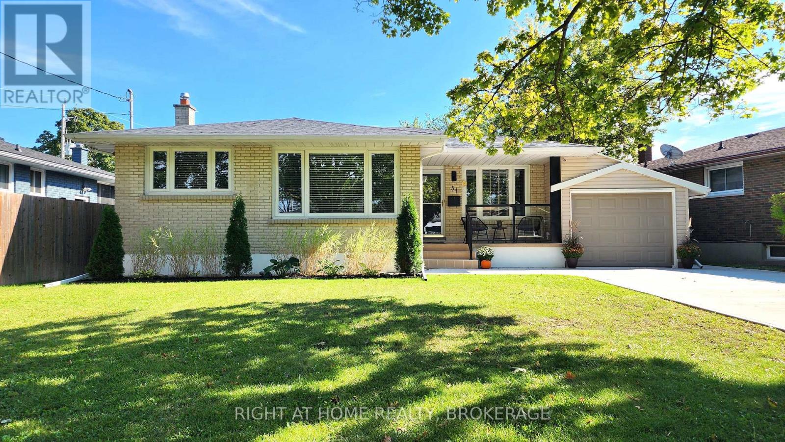 34 DENSGROVE DRIVE, St. Catharines, Ontario
