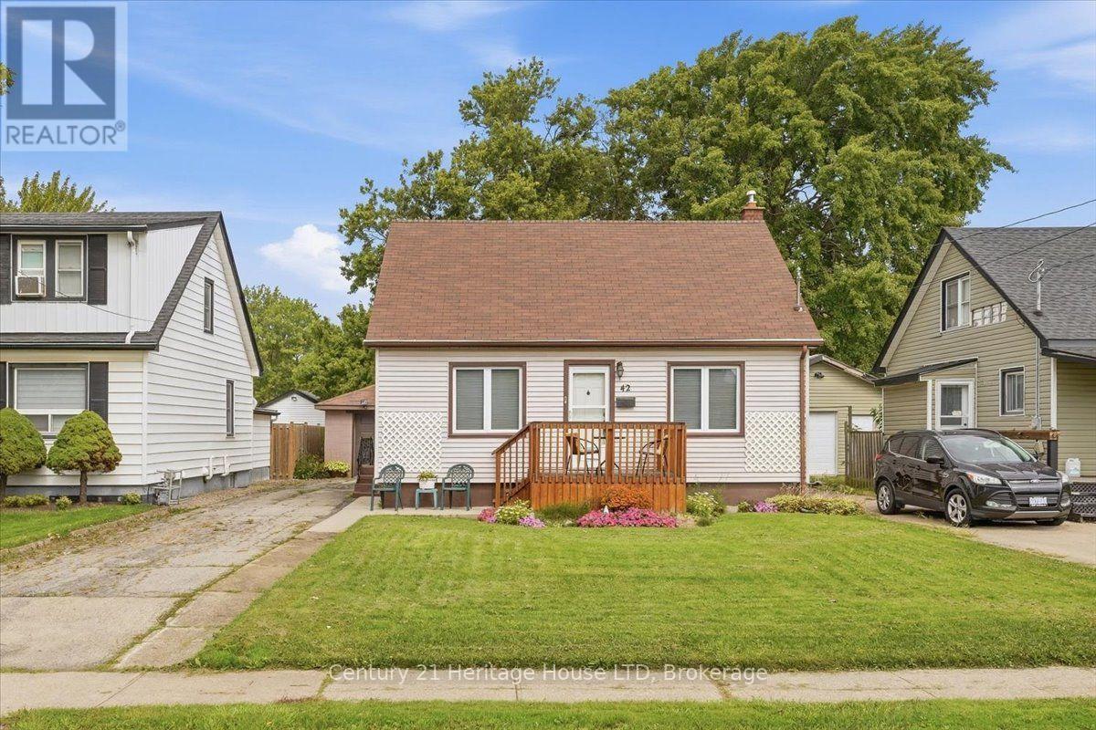 42 Lincoln Street, Welland, Ontario  L3C 5J1 - Photo 2 - X13804462