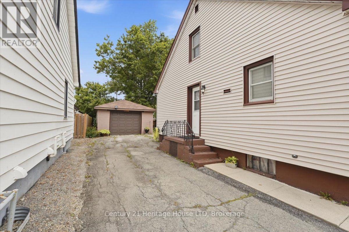 42 Lincoln Street, Welland, Ontario  L3C 5J1 - Photo 4 - X13804462