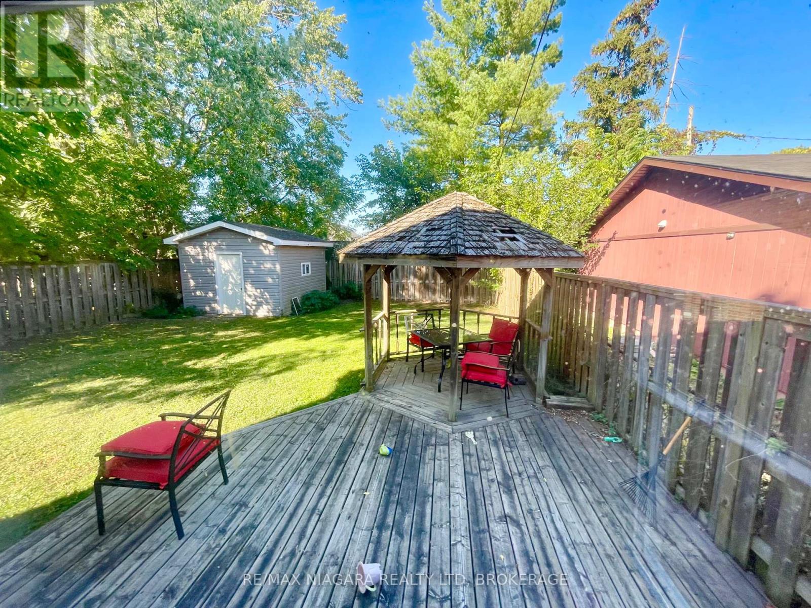 Upper - 215 Mcalpine Avenue S, Welland, Ontario  L3B 1T8 - Photo 2 - X13805224
