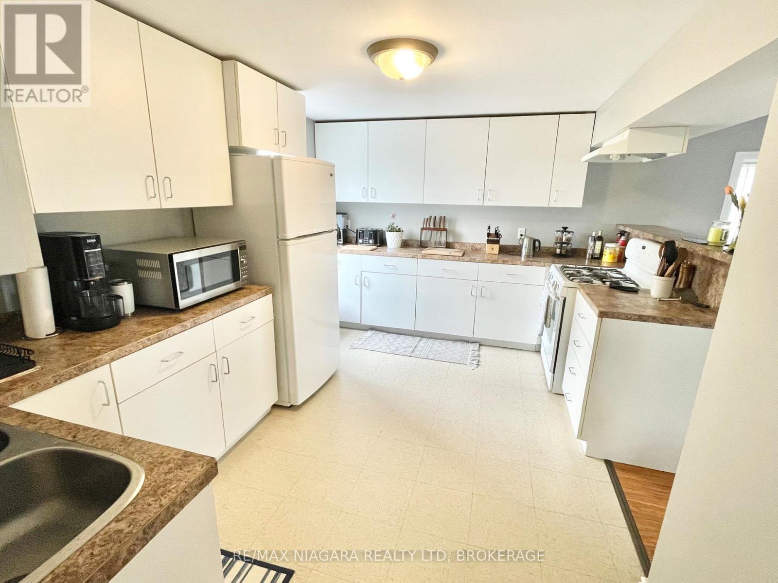 Upper - 215 Mcalpine Avenue S, Welland, Ontario  L3B 1T8 - Photo 7 - X13805224