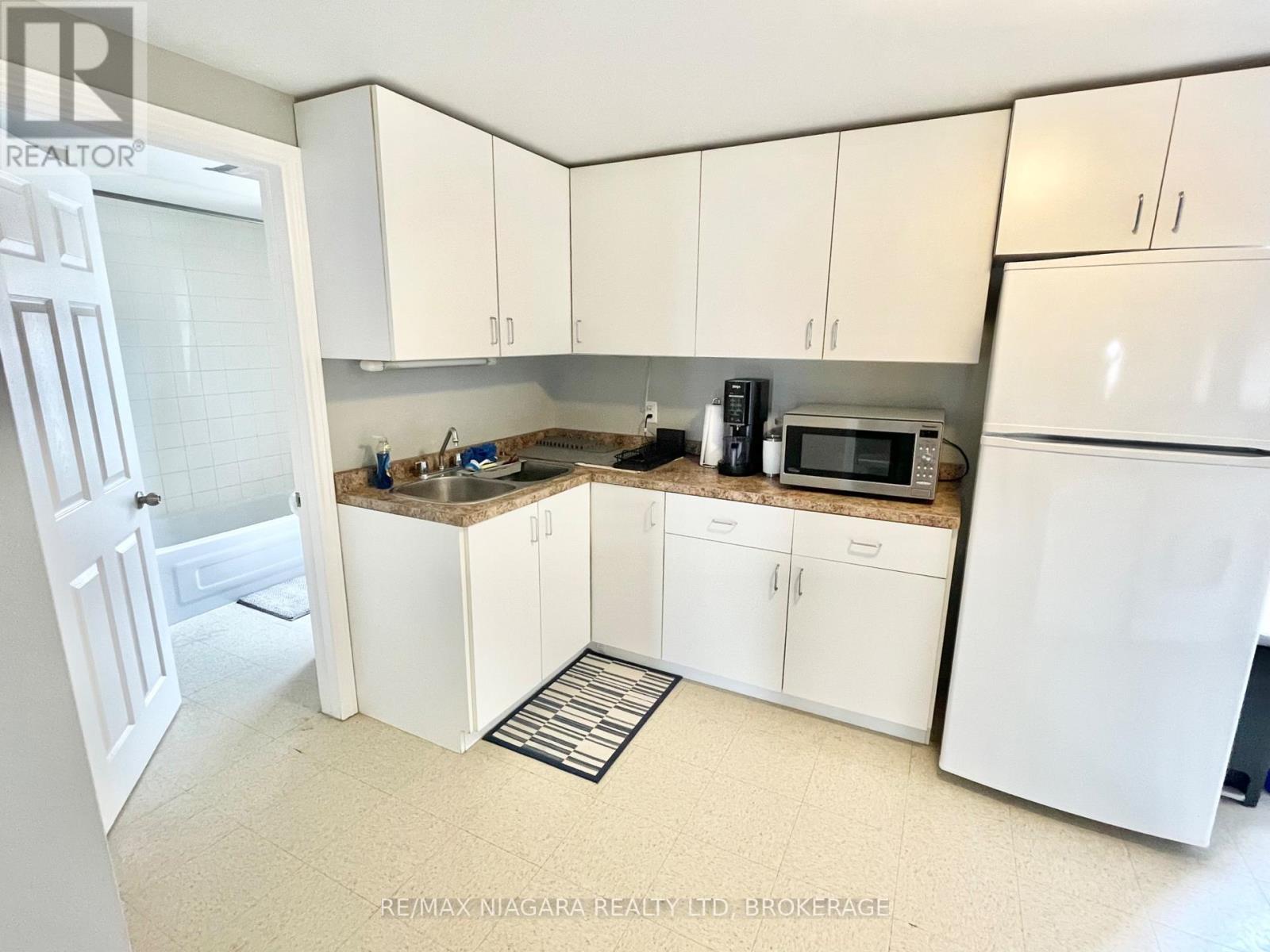 Upper - 215 Mcalpine Avenue S, Welland, Ontario  L3B 1T8 - Photo 8 - X13805224