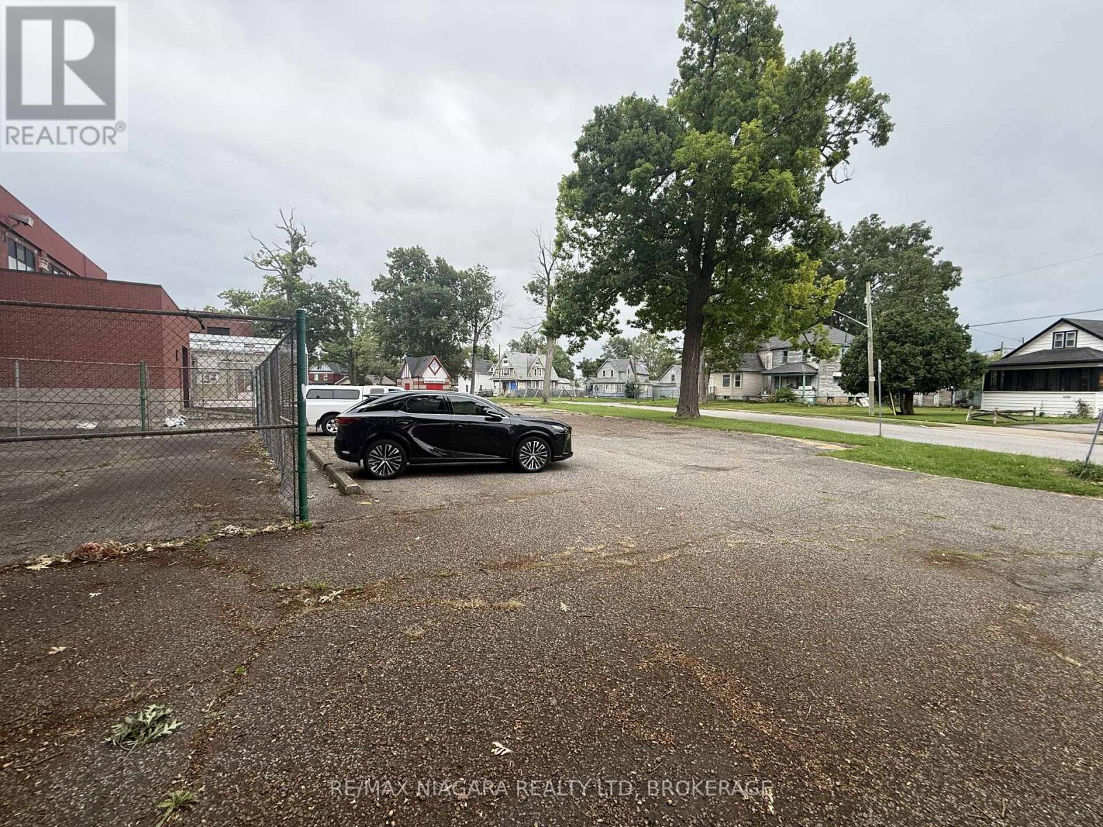 4700 Epworth Circle, Niagara Falls, Ontario  L2E 1C6 - Photo 6 - X13805582