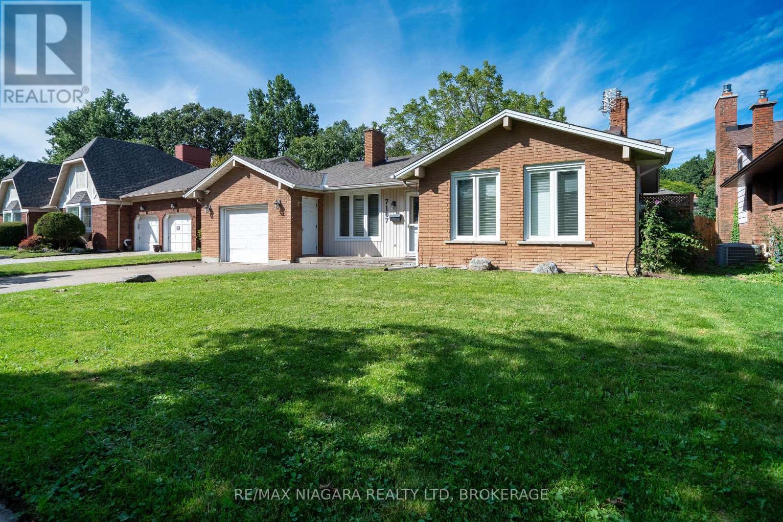 7107 Woodgate Street, Niagara Falls, Ontario  L2J 3G4 - Photo 2 - X13805778