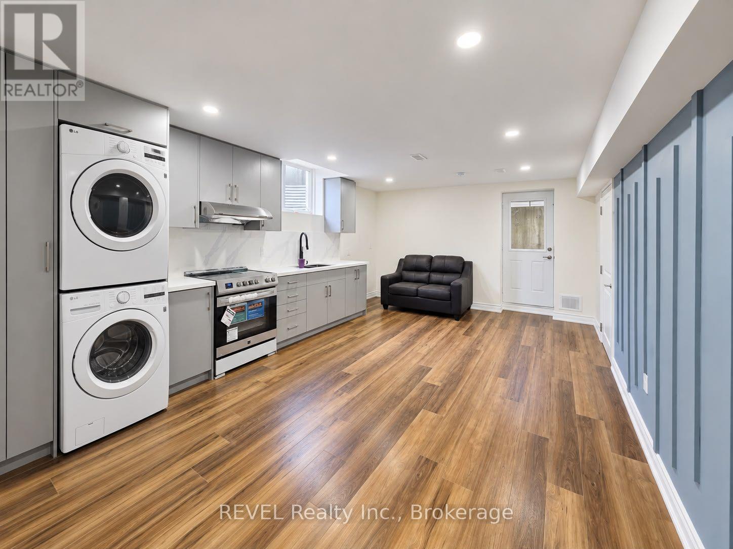 LOWER - 15 IRONWOOD COURT, Thorold, Ontario