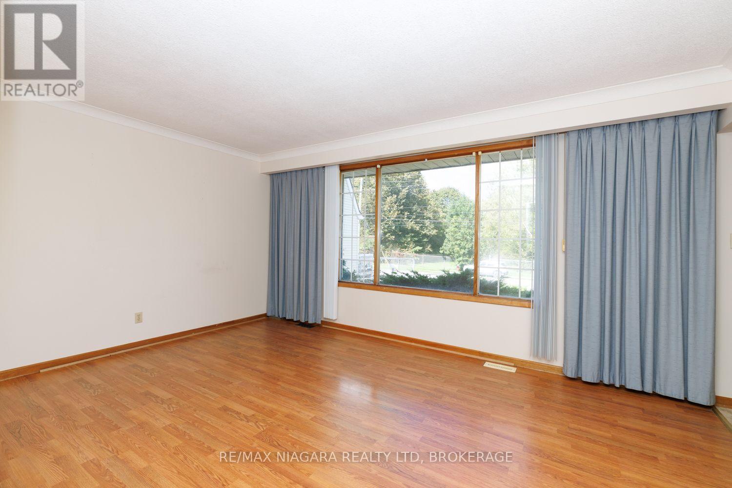 4166 Chippawa Parkway, Niagara Falls, Ontario  L2G 6E5 - Photo 13 - X13806564