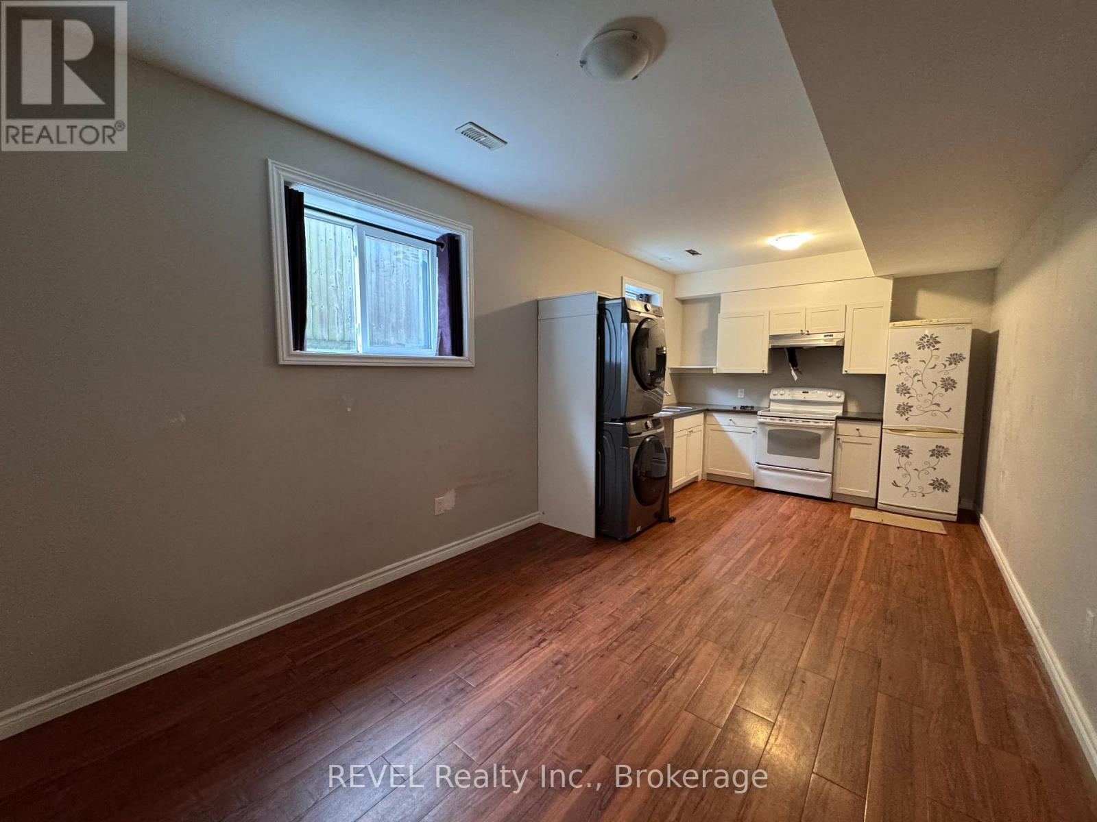 438 Mcalpine Avenue N, Welland, Ontario  L3B 1T3 - Photo 3 - X13806590