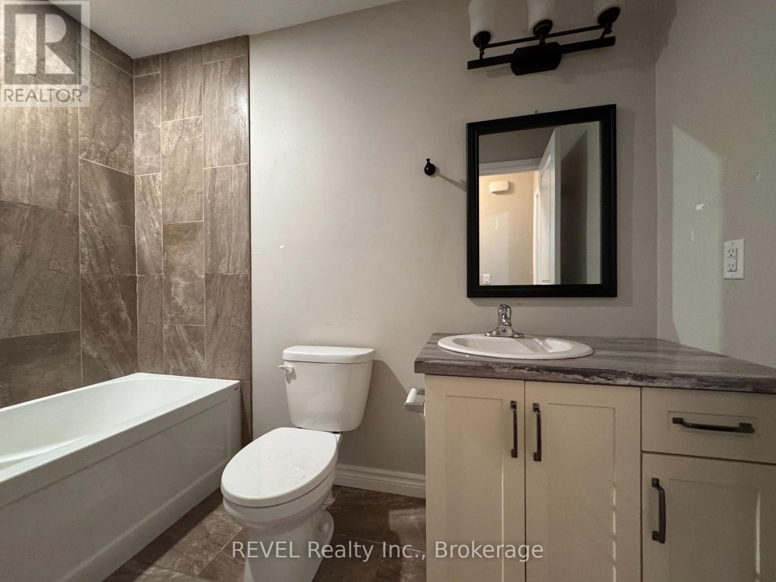 438 Mcalpine Avenue N, Welland, Ontario  L3B 1T3 - Photo 7 - X13806590