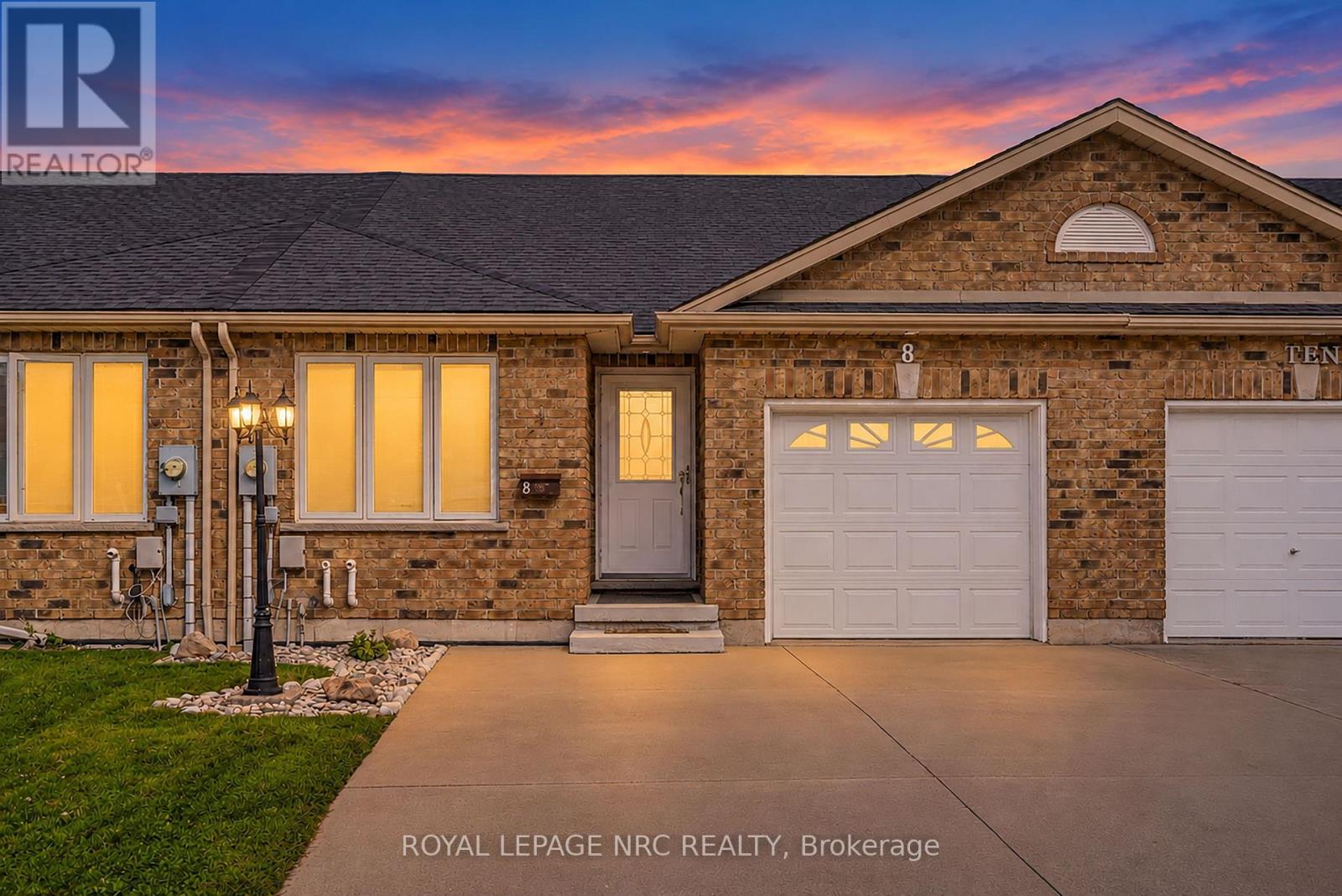 8 Bluegrass Crescent, St. Catharines, Ontario  L2P 0A7 - Photo 2 - X13806642