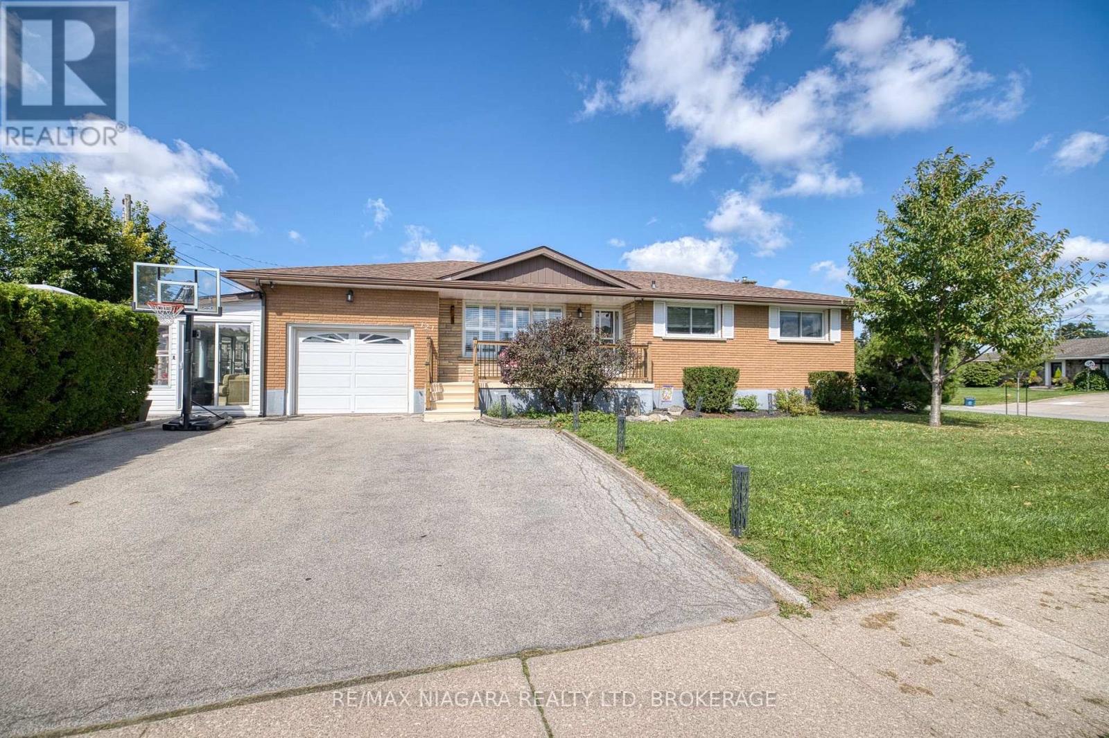 121 GARON AVENUE, Welland, Ontario