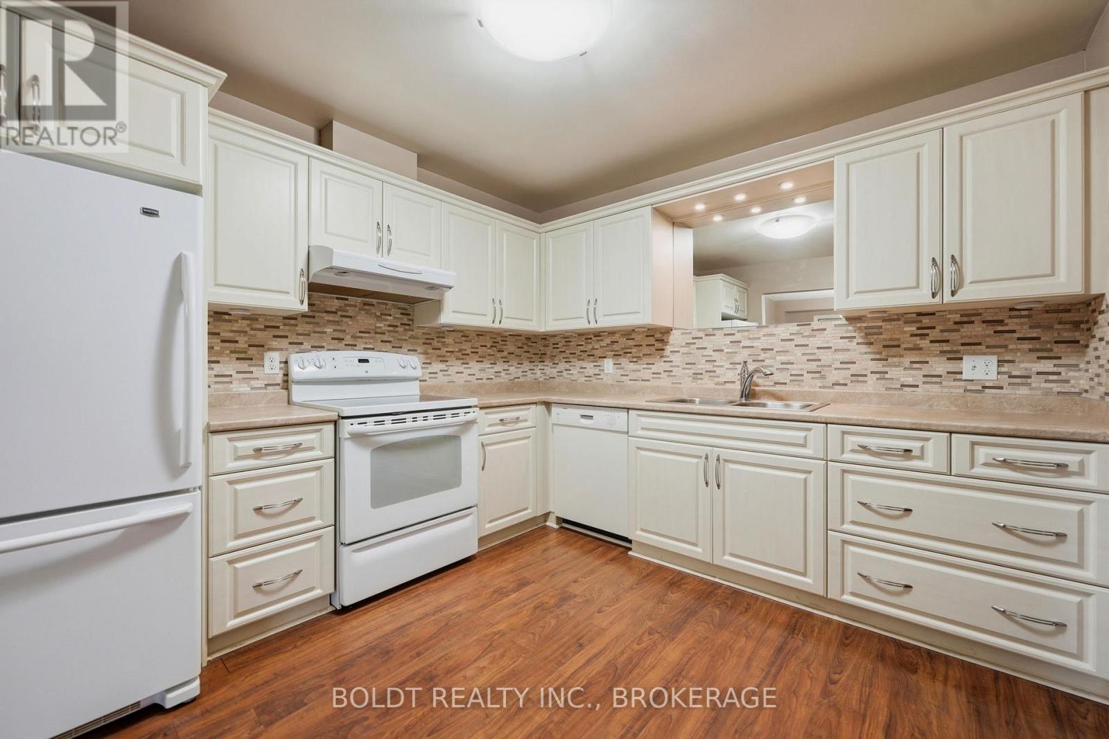 25 - 275 Pelham Road, St. Catharines, Ontario  L2S 3B9 - Photo 5 - X13807368