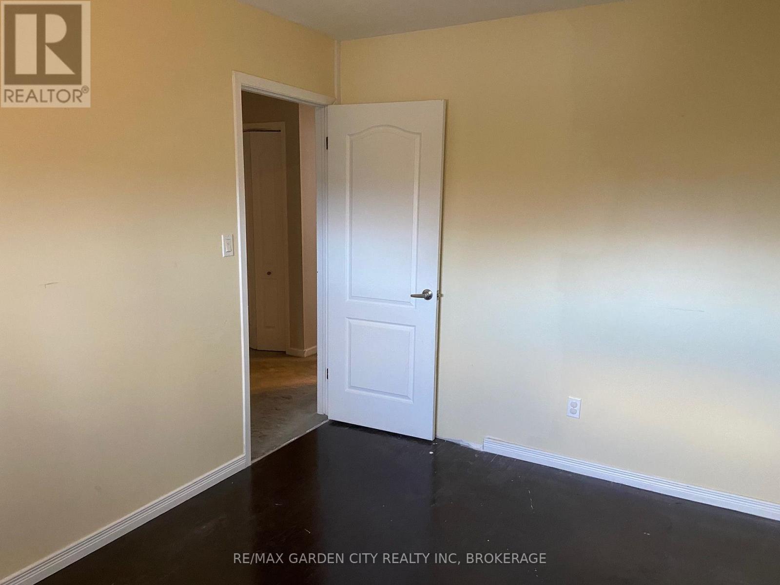 Upper - 9 Stonegate Drive, St. Catharines, Ontario  L2P 3K9 - Photo 15 - X13807524