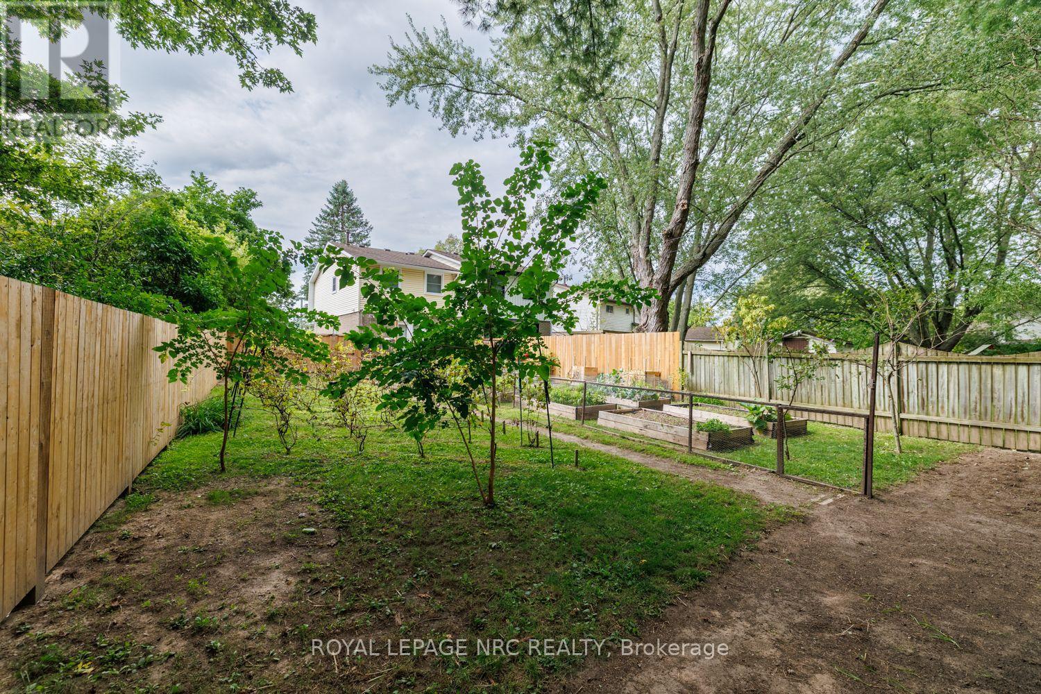 46 Graystone Crescent, Welland, Ontario  L3C 6G7 - Photo 8 - X13807624