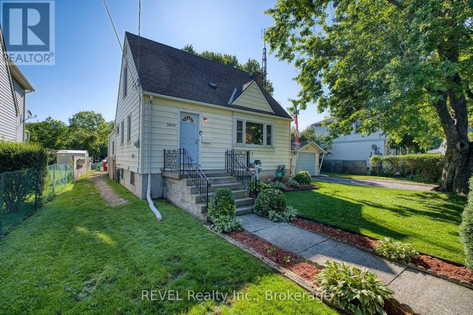 5608 Glamis Crescent, Niagara Falls, Ontario  L2G 1G3 - Photo 3 - X13808104