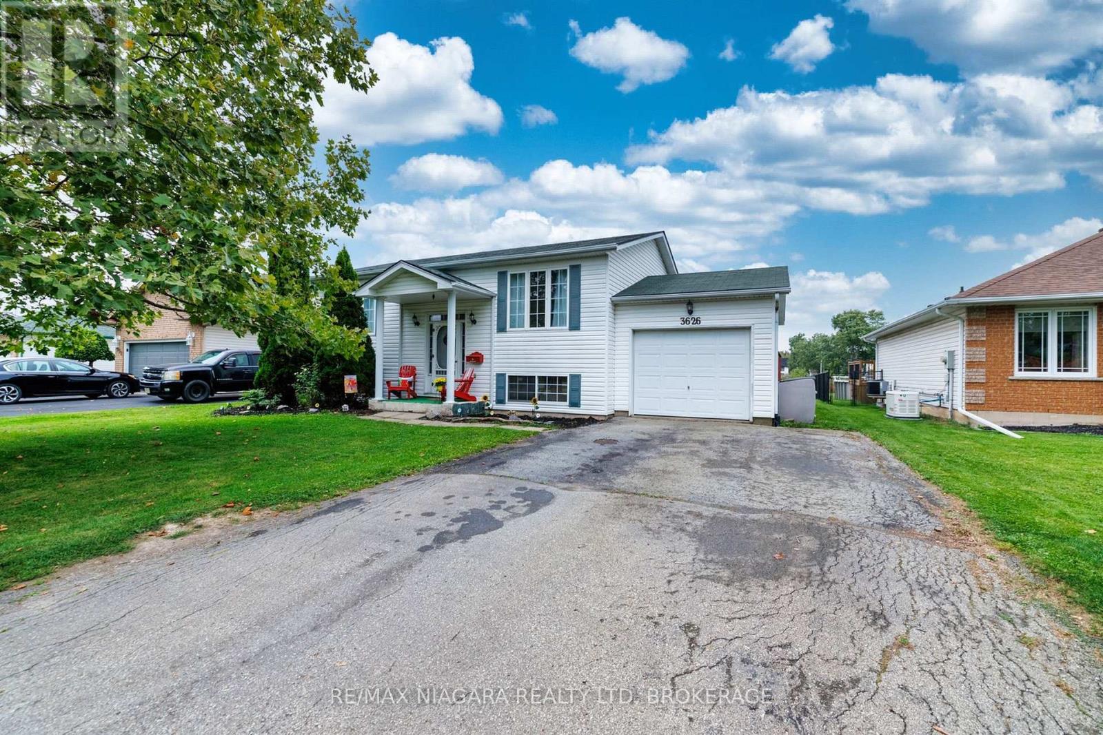 3626 Hill Street, Fort Erie, Ontario  L0S 1S0 - Photo 2 - X13808460