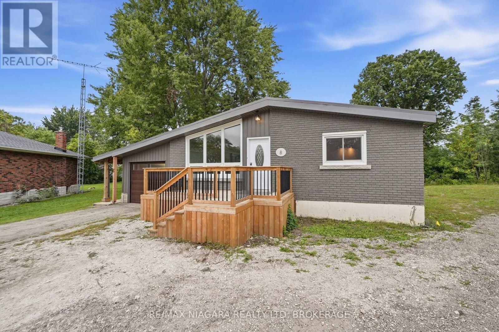 8 NORTH CRESCENT DRIVE N, Welland, Ontario