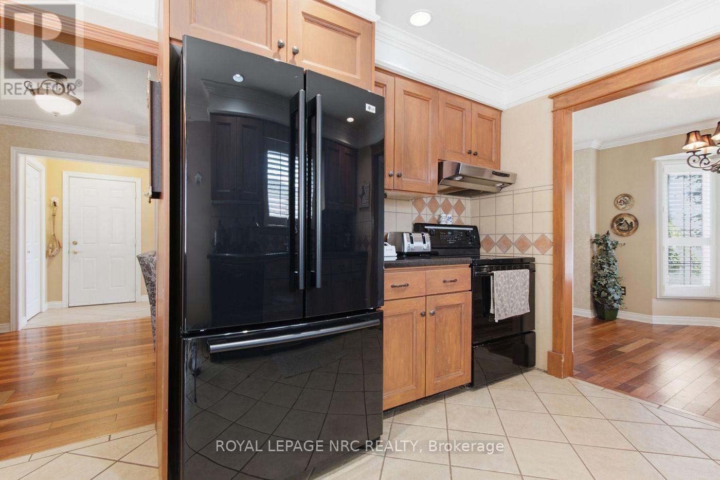 92 Larchwood Circle, Welland, Ontario  L3C 6T3 - Photo 19 - X13810630